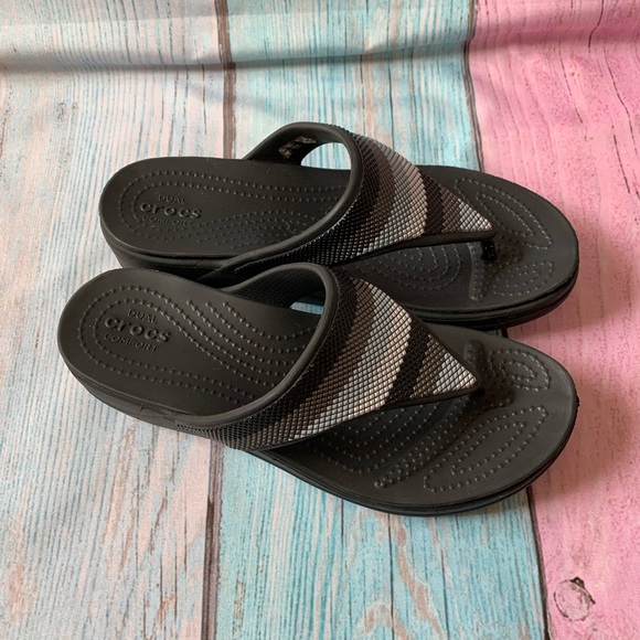 Black and Gray crocs platform Flip Flop Sandals - Picture 10 of 10